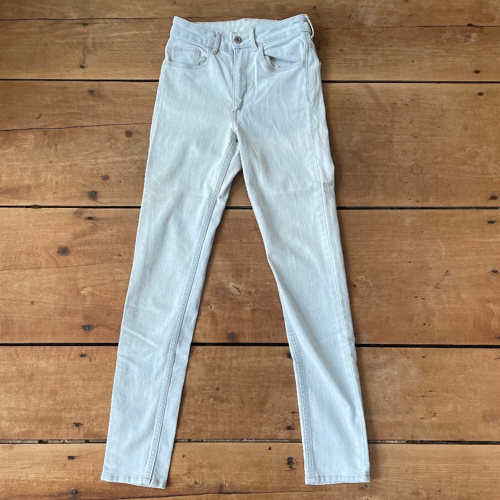 light blue skinny jeans